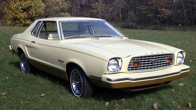 Illustration for article titled Ten Cars That Got Amazing Reviews But Actually Sucked